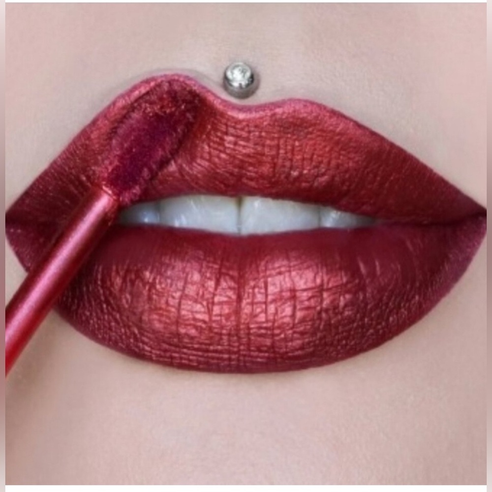 JEFFREE STAR Poinsettia Metallic Velour Liquid Lipstick 👄 New in Box Cosmetics